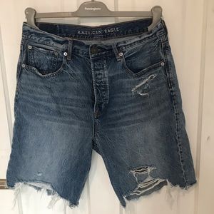 American Eagle 90’s Boyfriend Short